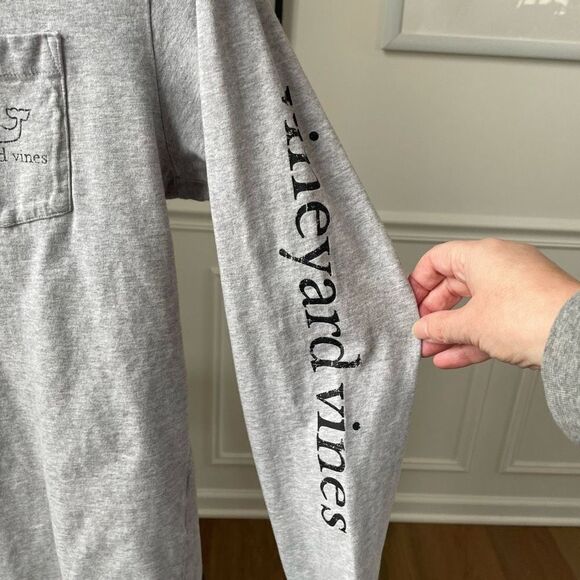 Vineyard Vines Grey Pullover Pocket Hoodie Whale Tshirt Weight S - Picture 3 of 7